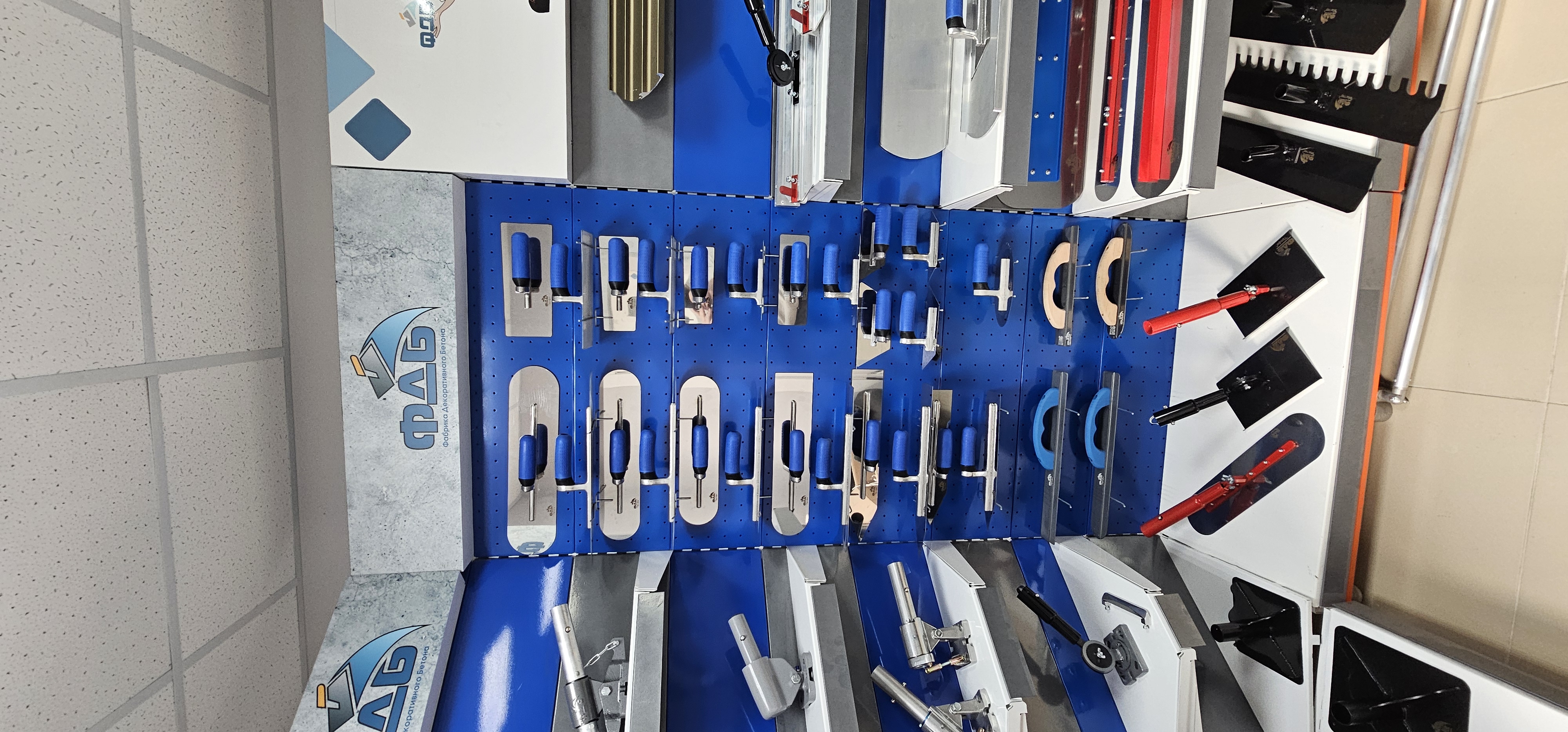 О выборе инструмента для декоративного бетона рассказали на MITEX 2025 Руководитель производства «Фабрики Декоративного Бетона» 